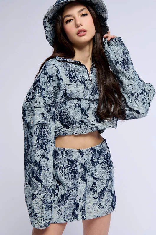 FLORAL DENIM CROPPED SWEATSHIRT