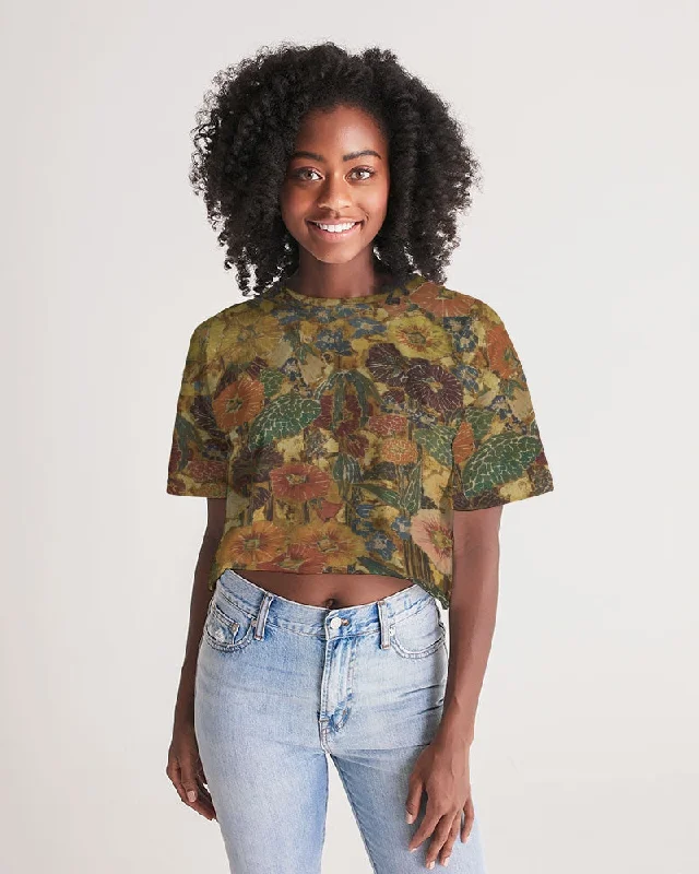 Autumn play Women's All-Over Print Lounge Cropped Tee Elegant Classic Vintage