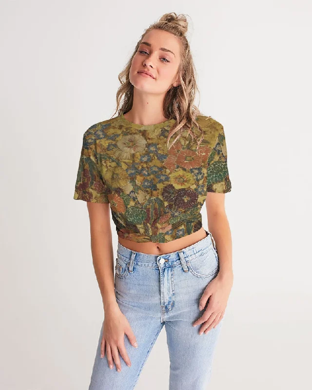 Autumn play Women's All-Over Print Twist-Front Cropped Tee Modern Contemporary Chic