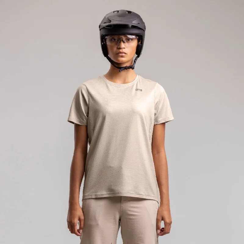 Traverse Jersey - Women's OAT Fitted T-Shirt Seamless Stretchy
