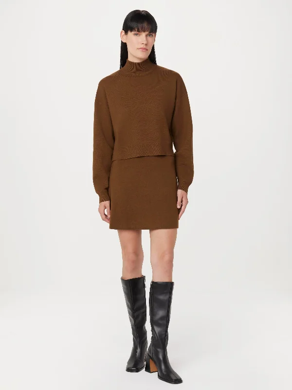 The Compact Mockneck Sweater in Tiramisu Baggy Street Overalls