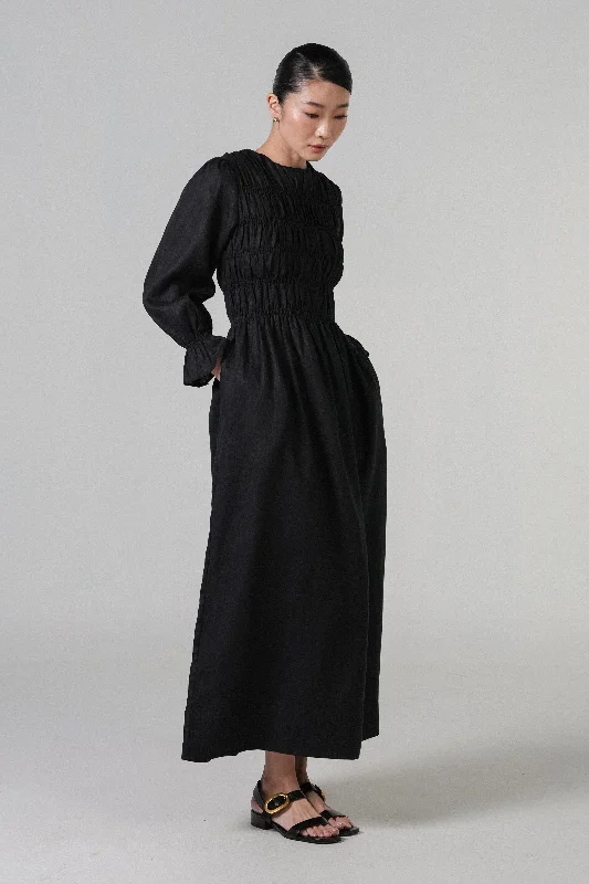 Honeymoon Shirred Linen Dress in Ebony